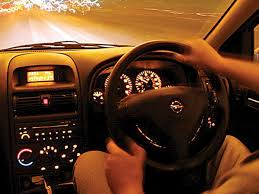 रात के सफर में कभी नहीं होंगे परेशान, बस इन आसान बातों का रखें ध्यान, लंबी दूरी का सफर भी होगा आसान